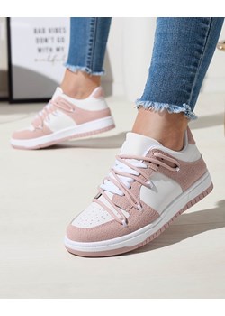 Sportowe sneakersy damskie w biało- różowym kolorze kolorze Riloxi - Obuwie ze sklepu royalfashion.pl w kategorii Buty sportowe damskie - zdjęcie 150886636