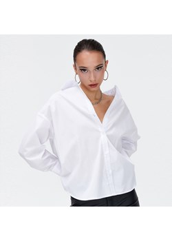 Cropp - Biała koszula oversize - Biały ze sklepu Cropp w kategorii Koszule damskie - zdjęcie 150901036