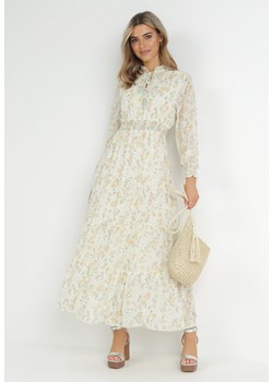 Jasnozielona Rozkloszowana Sukienka Maxi z Błyszczącą Nitką i Gumką w Pasie Hurthih ze sklepu Born2be Odzież w kategorii Sukienki - zdjęcie 150903369