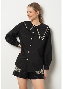 Koszula czarna z asymetrycznym kołnierzem z perełkami Valerie ze sklepu Lidia Kalita w kategorii Koszule damskie - zdjęcie 150911526