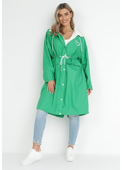 Zielony Przeciwdeszczowy Płaszcz z Kapturem i Sznurkiem w Pasie Ayara ze sklepu Born2be Odzież w kategorii Płaszcze damskie - zdjęcie 150934597