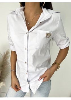 Biała Koszula z Broszką ze sklepu ModnaKiecka.pl w kategorii Koszule damskie - zdjęcie 150958177