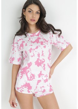 Różowy T-shirt z Krótkim Rękawem i Wzorem Tie-Dye Kammi ze sklepu Born2be Odzież w kategorii Bluzki damskie - zdjęcie 151022695