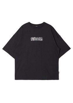 Cropp - Czarna koszulka oversize z aplikacją - czarny ze sklepu Cropp w kategorii T-shirty męskie - zdjęcie 151069926