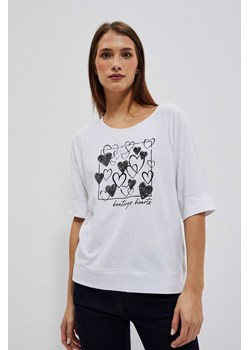 T-shirt z nadrukowanymi sercami biały ze sklepu Moodo.pl w kategorii Bluzki damskie - zdjęcie 151334967