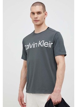Calvin Klein Performance t-shirt treningowy Effect kolor szary z nadrukiem ze sklepu ANSWEAR.com w kategorii T-shirty męskie - zdjęcie 151809645
