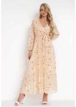 Jasnopomarańczowa Sukienka Maxi z Gumką w Talii i Plisowanym Dółem Danora ze sklepu Born2be Odzież w kategorii Sukienki - zdjęcie 151810746