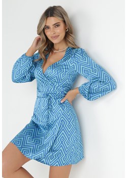Niebieska Sukienka Mini z Geometrycznym Wzorem i Wiązaniem w Pasie Dylona ze sklepu Born2be Odzież w kategorii Sukienki - zdjęcie 151810776
