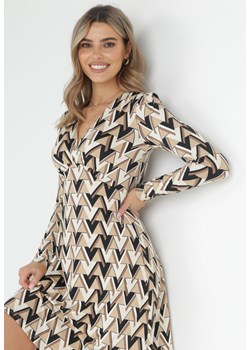 Beżowa Sukienka Rozkloszowana w Geometryczny Print Glorymas ze sklepu Born2be Odzież w kategorii Sukienki - zdjęcie 151932099