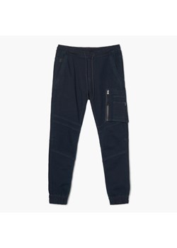 Cropp - Jeansy jogger cargo - surowy granatowy ze sklepu Cropp w kategorii Jeansy męskie - zdjęcie 152200757