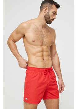 Lacoste szorty kąpielowe kolor czerwony ze sklepu ANSWEAR.com w kategorii Kąpielówki - zdjęcie 152218608