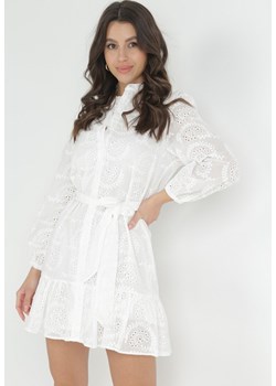 Biała Bawełniana Sukienka Koszulowa z Paskiem i Haftem Sioned ze sklepu Born2be Odzież w kategorii Sukienki - zdjęcie 152281926