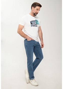 Jasnoniebieskie spodnie jeansowe męske, Regular Fit, D-JERRY 39 ze sklepu Volcano.pl w kategorii Jeansy męskie - zdjęcie 152285907