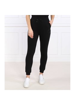Armani Exchange Spodnie dresowe | Regular Fit ze sklepu Gomez Fashion Store w kategorii Spodnie damskie - zdjęcie 152312259