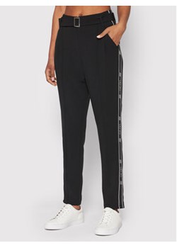Liu Jo Spodnie materiałowe TA2213 T8423 Czarny Regular Fit ze sklepu MODIVO w kategorii Spodnie damskie - zdjęcie 152499797