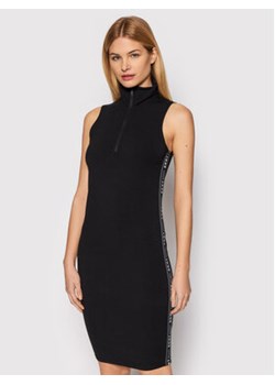 DKNY Sport Sukienka codzienna DP9D4253 Czarny Slim Fit ze sklepu MODIVO w kategorii Sukienki - zdjęcie 152504036