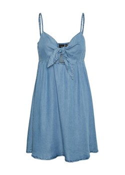 Vero Moda Sukienka jeansowa 10283680 Niebieski Regular Fit ze sklepu MODIVO w kategorii Sukienki - zdjęcie 152504889