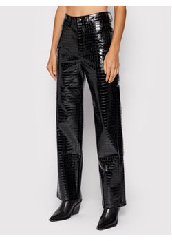 ROTATE Spodnie z imitacji skóry Rotie RT576 Czarny Relaxed Fit ze sklepu MODIVO w kategorii Spodnie damskie - zdjęcie 152510379