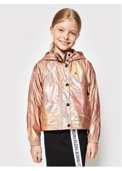 Calvin Klein Jeans Kurtka przejściowa Metallic Shine IG0IG00905 Złoty Regular Fit ze sklepu MODIVO w kategorii Kurtki dziewczęce - zdjęcie 152527177