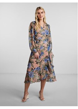 YAS Sukienka koktajlowa 26029753 Fioletowy Standard Fit ze sklepu MODIVO w kategorii Sukienki - zdjęcie 152530499