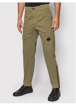C.P. Company Spodnie materiałowe 11CMPA191A 005529G Zielony Regular Fit ze sklepu MODIVO w kategorii Spodnie męskie - zdjęcie 152539158