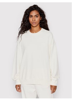 Levi's® Bluza Standard A0886-0021 Beżowy Relaxed Fit ze sklepu MODIVO w kategorii Bluzy damskie - zdjęcie 152542385
