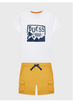 Guess Komplet t-shirt i szorty sportowe I3GG02 K8HM3 Kolorowy Regular Fit ze sklepu MODIVO w kategorii Odzież dla niemowląt - zdjęcie 152547429