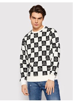 Vans Bluza Checkerboard Day Check VN0A5LJJ Biały Regular Fit ze sklepu MODIVO w kategorii Bluzy męskie - zdjęcie 152547967
