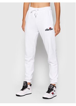 Ellesse Spodnie dresowe Noora SGK13459 Biały Regular Fit ze sklepu MODIVO w kategorii Spodnie damskie - zdjęcie 152548225