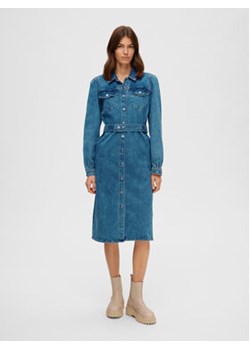 Selected Femme Sukienka jeansowa Karna 16088322 Niebieski Regular Fit ze sklepu MODIVO w kategorii Sukienki - zdjęcie 152563958