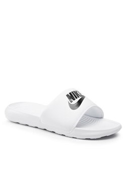Nike Klapki Victori One Slide CN9675 100 Biały ze sklepu MODIVO w kategorii Klapki męskie - zdjęcie 152569008