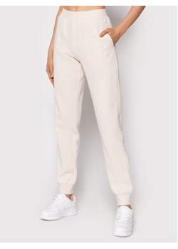 Emporio Armani Underwear Spodnie dresowe 164274 1A256 01212 Różowy Regular Fit ze sklepu MODIVO w kategorii Spodnie damskie - zdjęcie 152572807