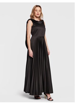 Closet London Sukienka wieczorowa D7993 Czarny Regular Fit ze sklepu MODIVO w kategorii Sukienki - zdjęcie 152589456