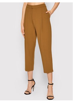Rinascimento Spodnie materiałowe CFC0105861003 Brązowy Regular Fit ze sklepu MODIVO w kategorii Spodnie damskie - zdjęcie 152594836