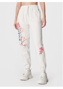 Polo Ralph Lauren Spodnie dresowe 211892537001 Biały Regular Fit ze sklepu MODIVO w kategorii Spodnie damskie - zdjęcie 152617787