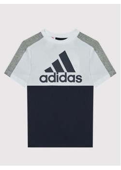 adidas T-Shirt B Cb Logo HC5650 Granatowy Regular Fit ze sklepu MODIVO w kategorii T-shirty chłopięce - zdjęcie 152617959