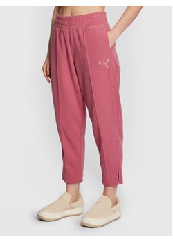 Puma Spodnie dresowe Her Winterized 849839 Różowy Regular Fit ze sklepu MODIVO w kategorii Spodnie damskie - zdjęcie 152625436