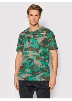Nike Koszulka techniczna DD6886 Dri-Fit Zielony Regular Fit ze sklepu MODIVO w kategorii T-shirty męskie - zdjęcie 152674346