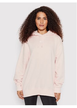Nike Bluza Sportswear Collection Essentials DJ7668 Różowy Oversize ze sklepu MODIVO w kategorii Bluzy damskie - zdjęcie 152675279
