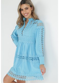 Niebieska Sukienka z Koronką i Guzikami przy Dekolcie Thompson ze sklepu Born2be Odzież w kategorii Sukienki - zdjęcie 152695528