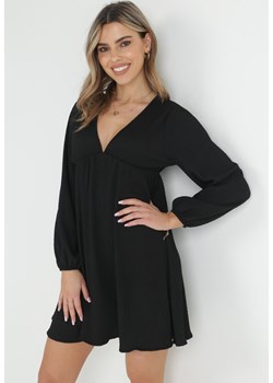 Czarna Sukienka z Głębokim Dekoltem i Gumką w Pasie Lisia ze sklepu Born2be Odzież w kategorii Sukienki - zdjęcie 153017916