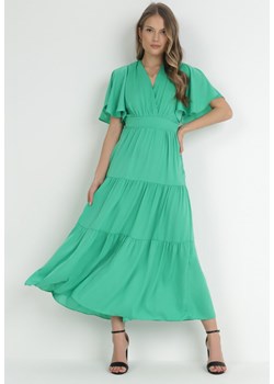 Zielona Rozkloszowana Sukienka Maxi z Falbankami i Odkrytymi Plecami Rallad ze sklepu Born2be Odzież w kategorii Sukienki - zdjęcie 153018016