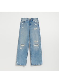 Jeansy boyfriend fit z przetarciami niebieskie - Niebieski ze sklepu House w kategorii Jeansy damskie - zdjęcie 153024667
