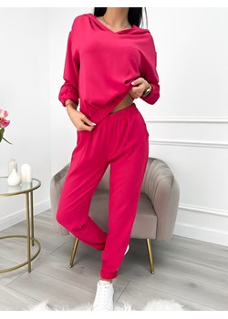 Różowy Komplet Bluzka + Spodnie ze sklepu ModnaKiecka.pl w kategorii Dresy damskie - zdjęcie 153050369