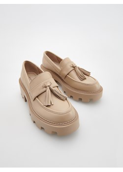 Reserved - Skórzane loafersy - kremowy ze sklepu Reserved w kategorii Półbuty damskie - zdjęcie 153052489
