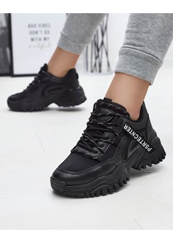 Czarne damskie buty sportowe typu sneakersy Povilpo ze sklepu royalfashion.pl w kategorii Buty sportowe damskie - zdjęcie 153065676