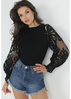 Czarna Bluzka z Długimi Ażurowymi Rękawami Chaleta ze sklepu Born2be Odzież w kategorii Bluzki damskie - zdjęcie 153138226