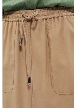 Spódnica z kieszeniami ciemnobeżowa ze sklepu Moodo.pl w kategorii Spódnice - zdjęcie 153160786