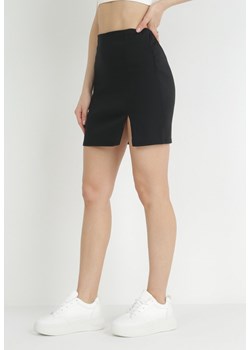 Czarna Spódnica Mini z Rozcięciem na Dole i Gumką w Talii Aiguillon ze sklepu Born2be Odzież w kategorii Spódnice - zdjęcie 153195417