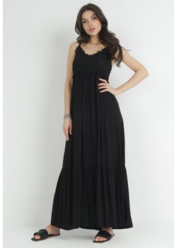 Czarna Sukienka Maxi z Ażurowym Dekoltem i Falbaną na Dole z Wiskozy Nelnin ze sklepu Born2be Odzież w kategorii Sukienki - zdjęcie 153197619